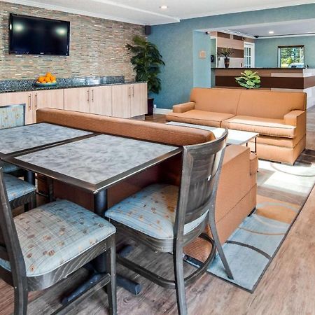 Best Western Leisure Inn Lakewood Bagian luar foto