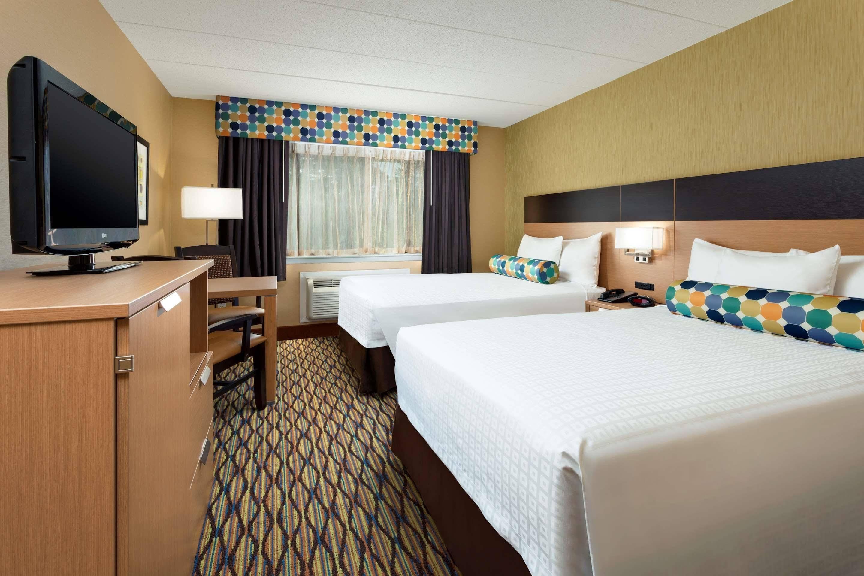 Best Western Leisure Inn Lakewood Bagian luar foto