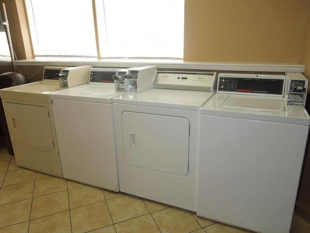 Best Western Leisure Inn Lakewood Bagian luar foto